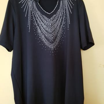 NOVA SVEČANA ČRNA MAJČKA Z BISERČKI XL/XXL