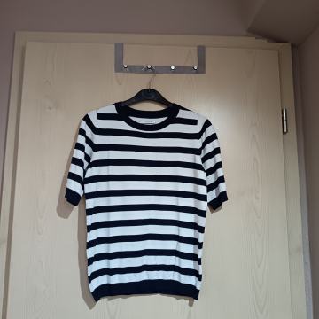 Črtast puloverček M