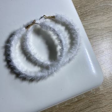 Novi beli puhasti hoops uhani