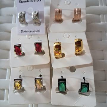 Novi jekleni uhani, več modelov