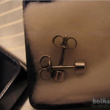 Par medicinskih uhanov za prediranje ušes prodam