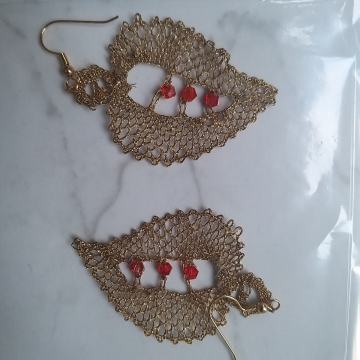 Dva para uhanov Idrijska čipka