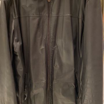 Moška čna usnjena jakna