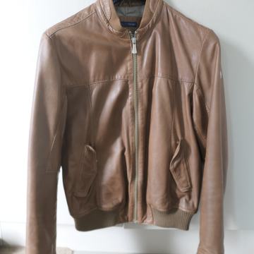 Moška usnjena jakna velikosti 52 Trussardi