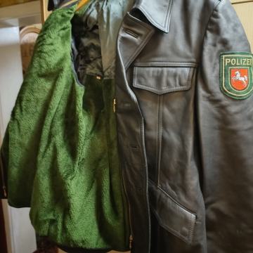 Usnjena jakna nemške policije