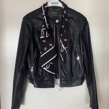 Jakna, Guess, št. L