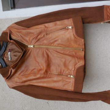 STRADIVARIUS NOVA USNJENA JAKNA  M