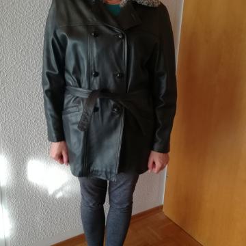 ŽENSKA USNJENA JAKNA ŠT. 44