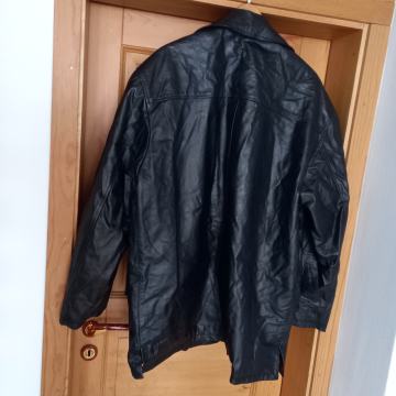 USNJEN ČRN PLAŠČ ŠT.52- IN JAKNO RJAVO  ŠT.54 KLASIKA PRODAM ZA 35€