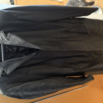 Usnjen plašč/polplašč moški črn, XL/XXL, Ljubljana