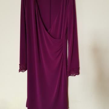 BPC NOVA VINSKO RDČEA OBLEKA 40/42