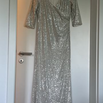 Christian Berg obleka vel.44