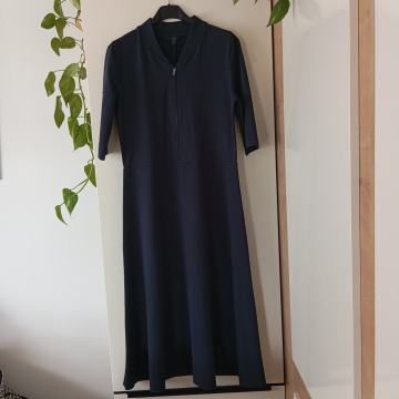 COS ELEGANTNA DOLGA ČRNA OBELKA 40/42