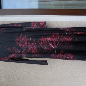 ČRNO RDEČA OBLEKA  M/L