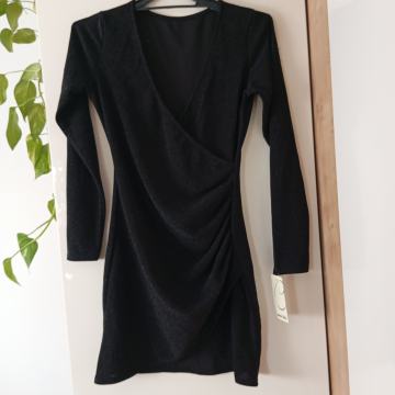 NOVA ČRNO SREBRNA  SVEČANA OBLEČA Z ETIKETO S