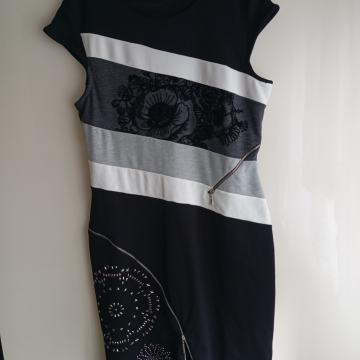 DESIGUAL ČRNO SIVA OBLEKA L/XL