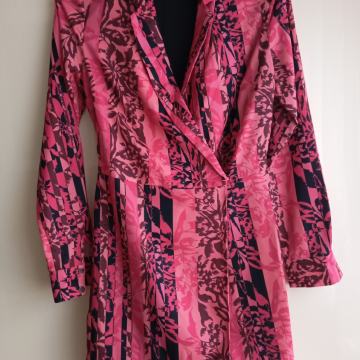 GUESS NOVA ČRNO ROZA HLAČNA OBLEKA 38