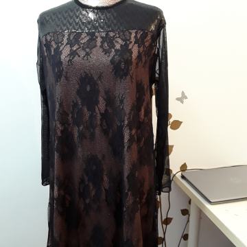 ITALIJANSKA VEČERNA OBLEKA S ČIPKO - ZELO LEPA - VELIKOSTI 36/38