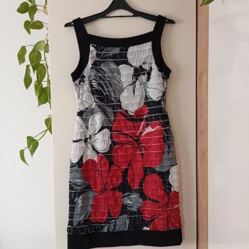 JOSEPH RIBKOFF ČRNO RDEČA CVETLIČNA OBLEKA 40