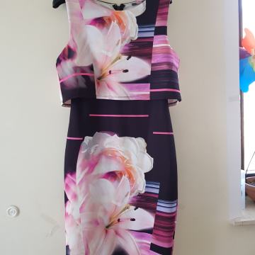 LIPSY LONDON NOVA OBLEKA Z ORHIDEJO 38/40