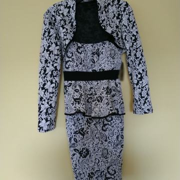 NOV ČRNO BEL KPL OBELKA/BOLERO Z ETIKETO 38/40/42