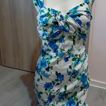 Prodam obleko v št. M/L