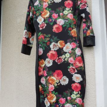 Nova  cvetlična oprijeta obleka 38