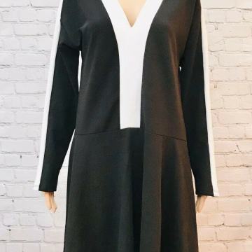 ZARA NOVA ČRNO BELA OBLEKA Z ETIKETO M/L