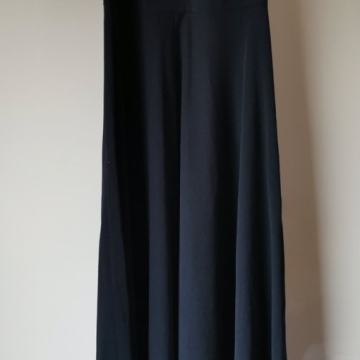 ZELO UGODNO! Elegantna obleka naprodaj zaradi selitve
