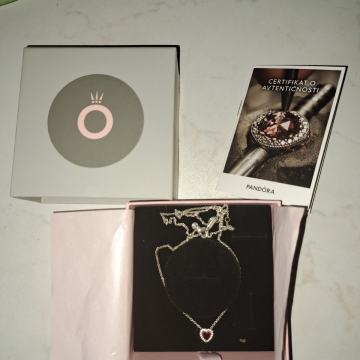 1krat nošena ogrlica original Pandora