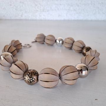 Ogrlica, večje krogle, 53 cm dolžine