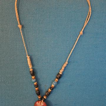 Ogrlica iz naravnih materialov