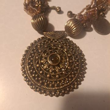 Verižica z obeskom iz medenine