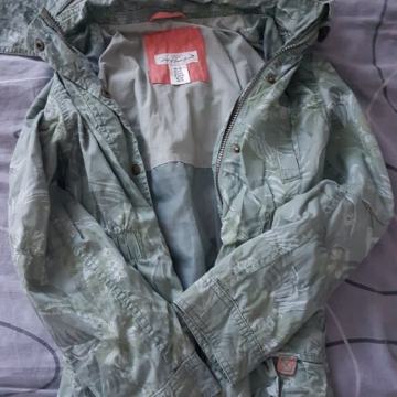 H&M jakna 140