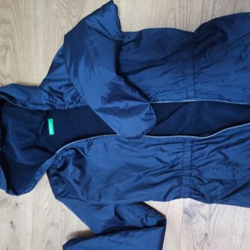 Podložena Benetton vetrovka št. 10-11 let (150 cm)