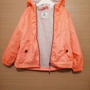 PODLOŽENA VETROVKA ZA PUNČKO OKAIDI, VEL. 104, KOT NOVA!