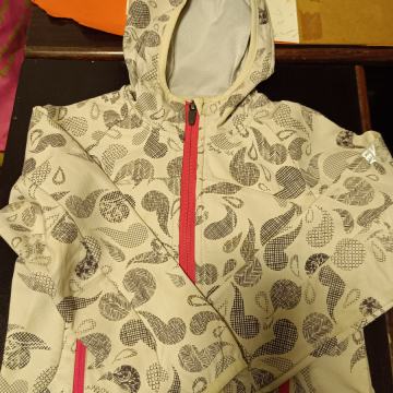 Prodam otroško softshell jakno št 110