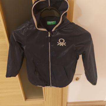 Vetrovka, dekliška Benetton, št. S, 6-7 let