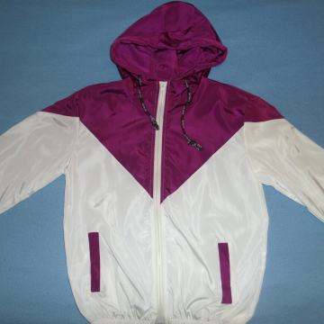 Vetrovka - dekliška, modna s kapuco, št. 164/170 (nova)
