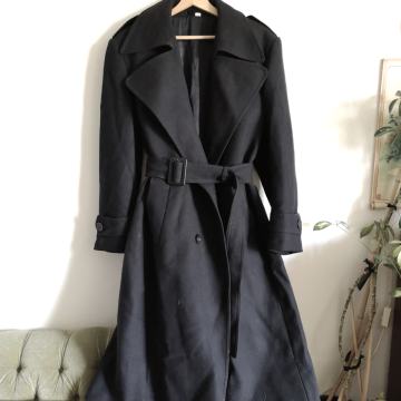 Črn volnen plašč Modna Konfekcija Rijeka