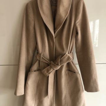 Ženski plašč Orsay beige barve številka 34