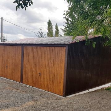 Kovinska dvojna garaža 6×6 m – temno rjava
