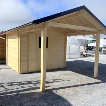 Vrtna hiša z nadstreškom