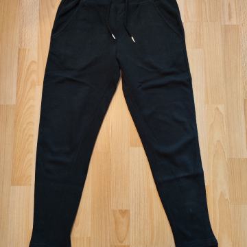 Moška trenirka črne barve znamke Brave Soul velikost S