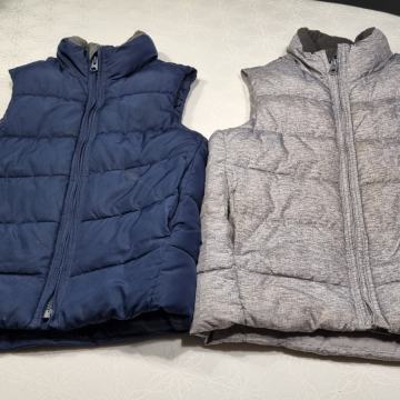 Fantovska brezrokavnika puhovki znamke GAP št.114-132, 6-7 let