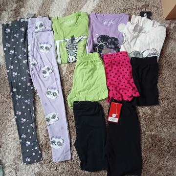 Prodam komplet Novih oblačil v št. 134/140,140