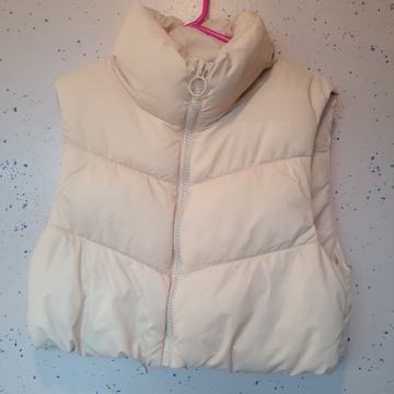 Bershka brezrokavnik xs