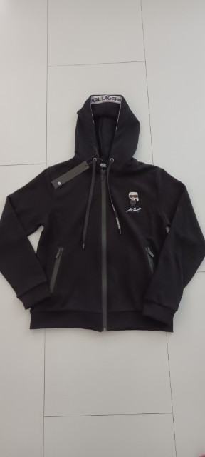 Karl Lagerfeld trenirka XL