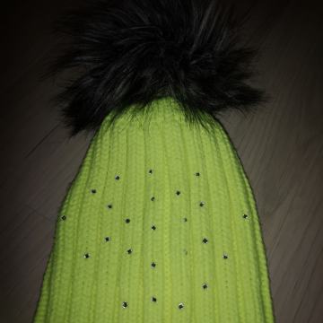 Smučarska modna kapa ali šal ( več vrst) 10 eur/kos