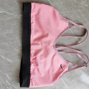 Športni modrček Adidas in Nike